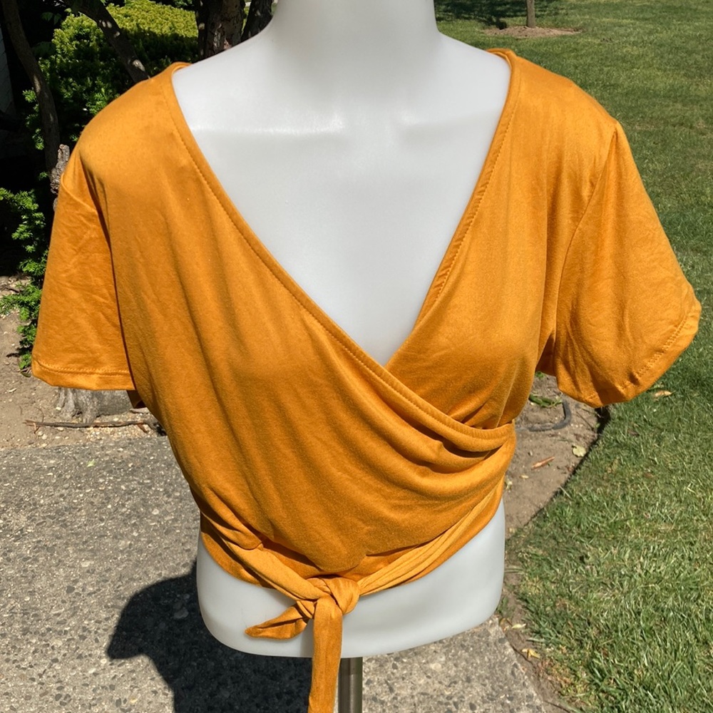 no comment yellow top size 1X & 3X new with tag